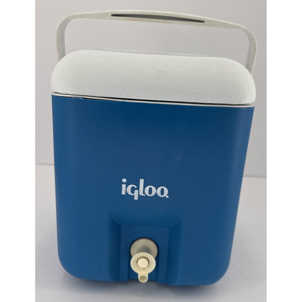 Vintage Igloo One‎ Gallon Blue Square Cube Beverage Cooler Spigot Handle